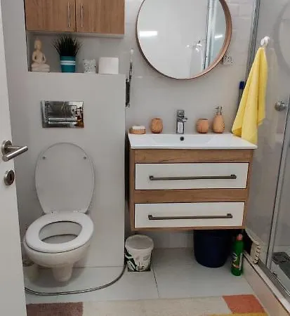 The 2-bedroom - Free Private Parking