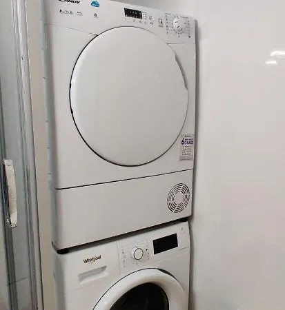 The 2-bedroom - Free Private Parking *