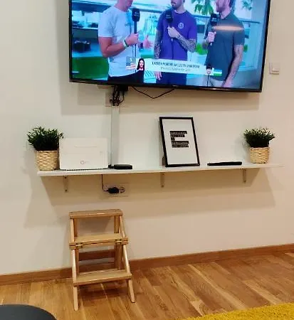 The 2-bedroom - Free Private Parking Daire *