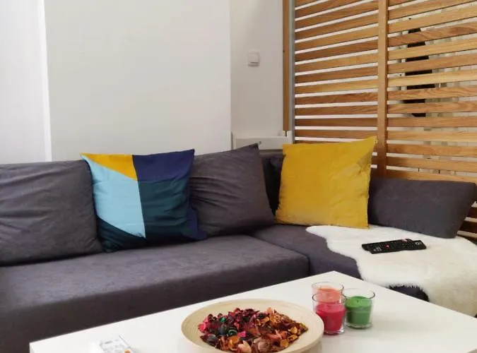 The 2-bedroom - Free Private Parking 아파트 베오그라드