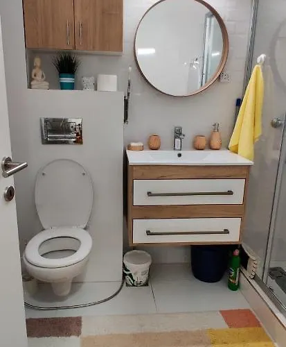 The 2-bedroom - Free Private Parking