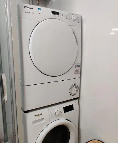 The 2-bedroom - Free Private Parking *