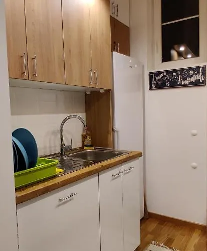 The 2-bedroom - Free Private Parking 아파트 베오그라드